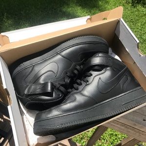 AIR FORCE 1 MID ‘07 BLACK